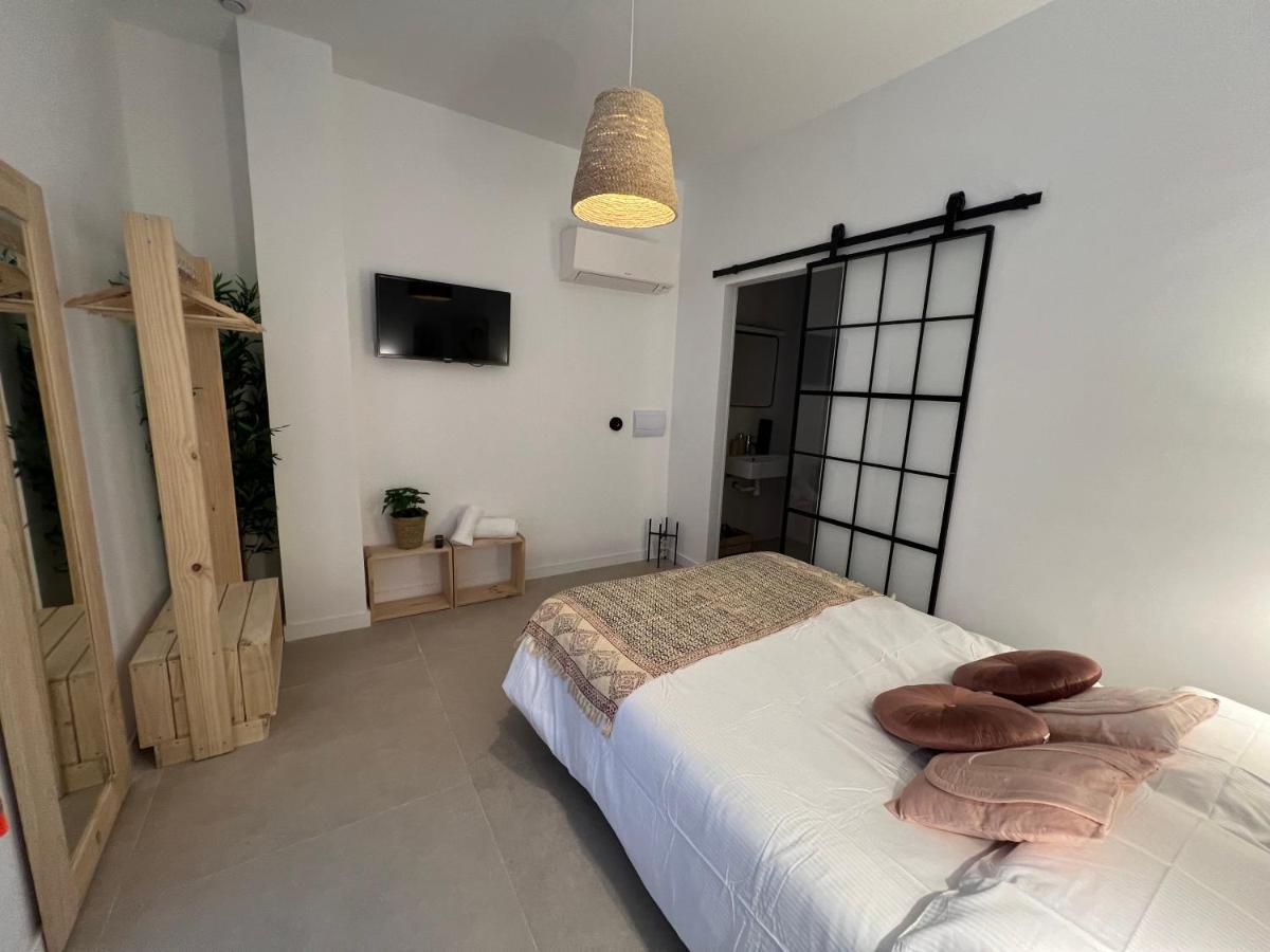 Hotel Nina Mala Valenza Esterno foto