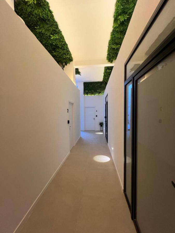 Hotel Nina Mala Valenza Esterno foto