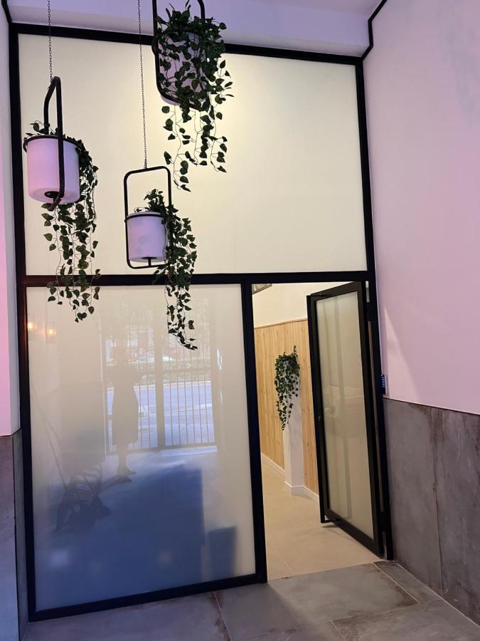 Hotel Nina Mala Valenza Esterno foto