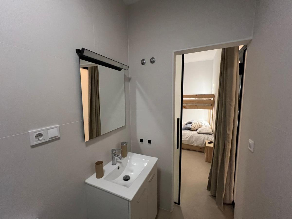 Hotel Nina Mala Valenza Esterno foto
