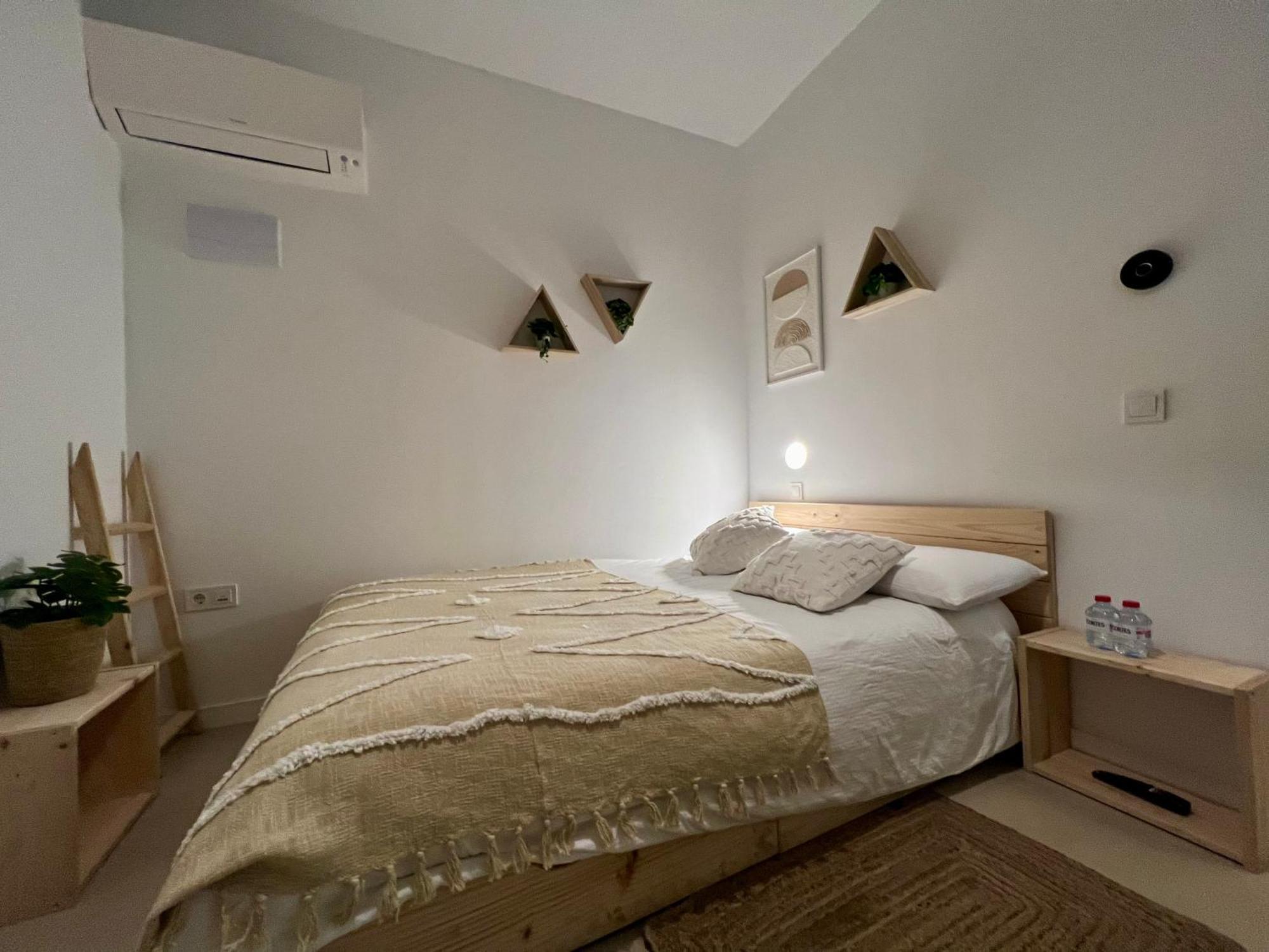 Hotel Nina Mala Valenza Esterno foto